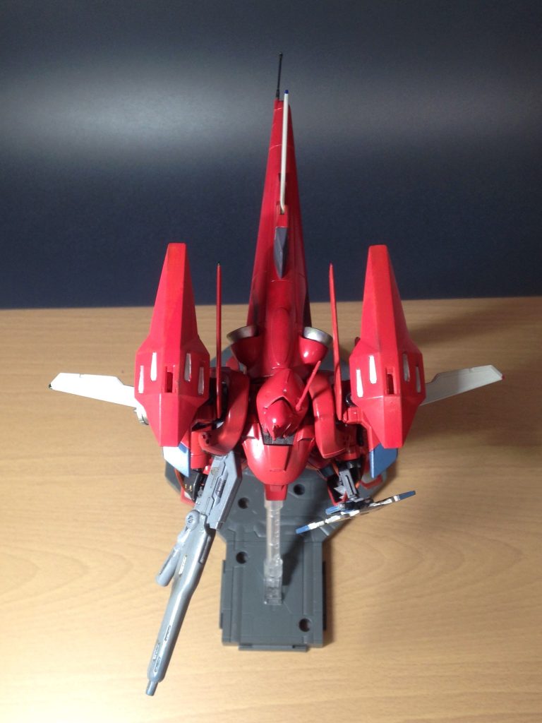 上から
ガーベラテトラ改のような雰囲気で肩部スラスターを建造しました。