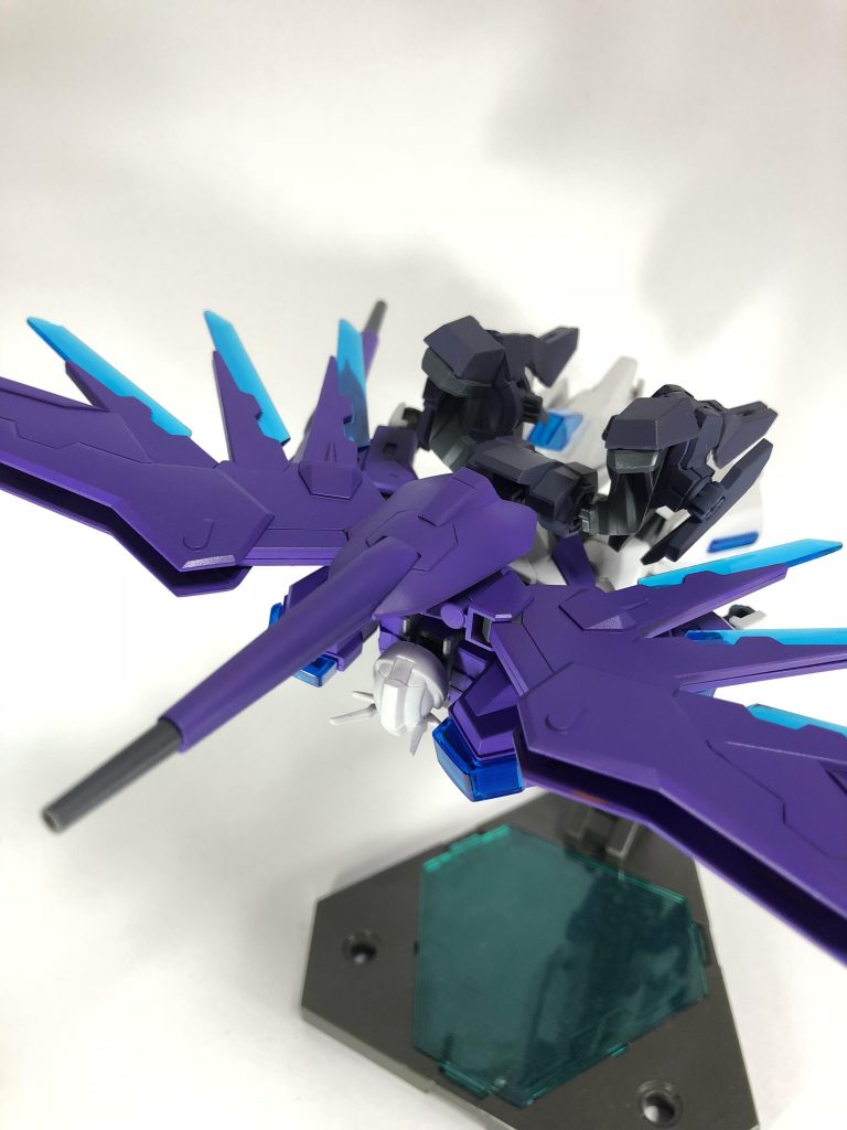 変形機構もスクランブルのものを搭載しているため
変形することも可能。
機体速度が人型よりも格段に上がるが
ビームライフルを機首にするため、ビームライフルがなければ変形ができなくなる。