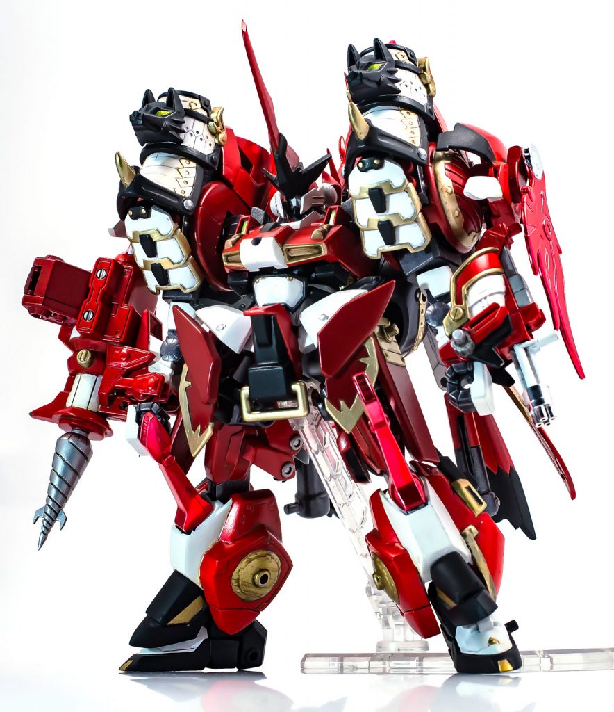 烈火鋼丸 巨人形態。こちらは同じアルトアイゼンでもリーゼ(巨人)です。
SD→リアルの変形で困りがちなSD頭を左右に分割し違和感なく肩の翼にできたのはうまく行ったかなと思います。