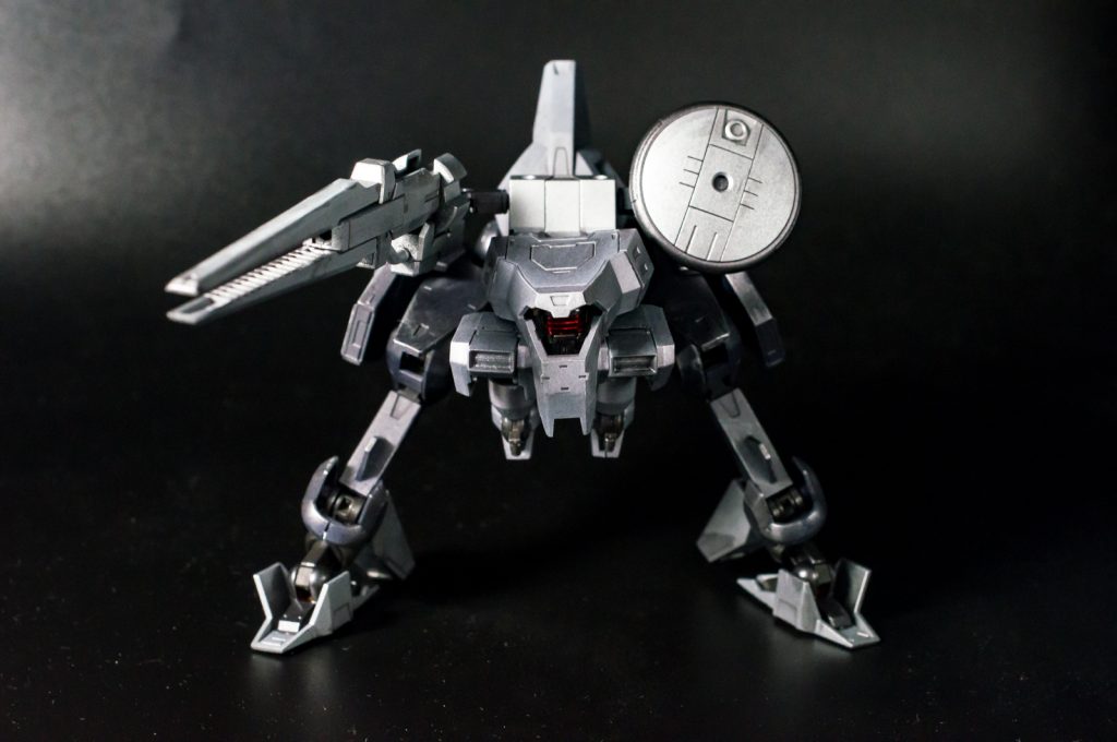 元ネタはメタルギアシリーズに出てくるメタルギアREX
本体は殆どユーゴーのままで体を縮められるよう可動範囲を広めて首と足の付根を延長。