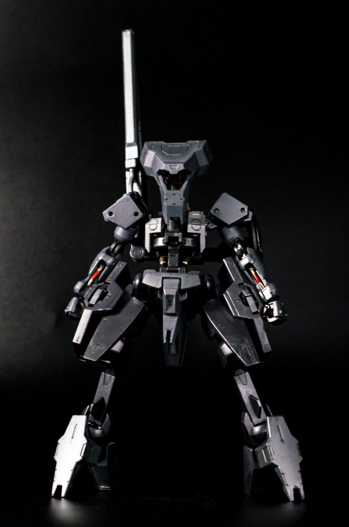 少し変形させて人型形態にも! 肩アーマーはグレイズ改を使用しています。
REXと見せかけてサヘラントロプスでもあったのです。