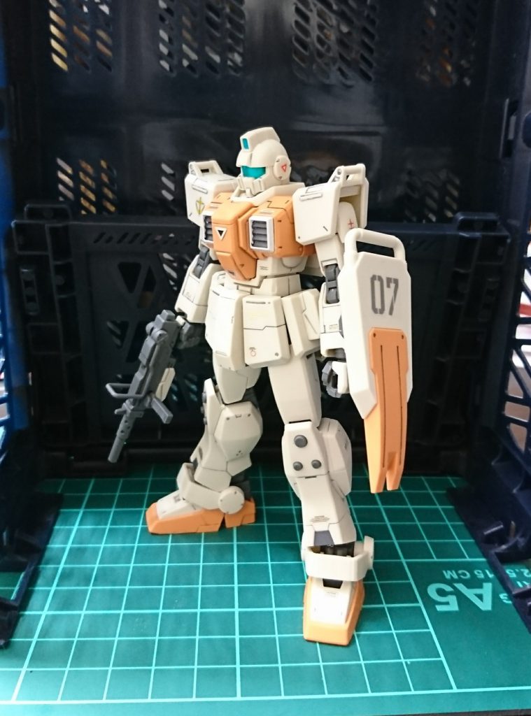 今では子供が一番好きなガンプラとなりシールドが取れやすくなったりデカールが更に無くなっていたりとw