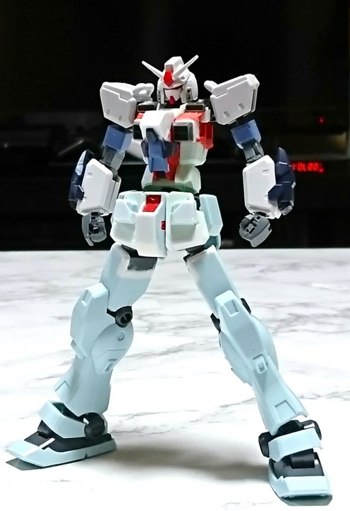 素体はジムカスタム、GM/GM、ジム改等をベースにしています。
頭部は旧HGUCガンダムにスターバーニングのフェイスを移植してカトキ顔になるようにしました。