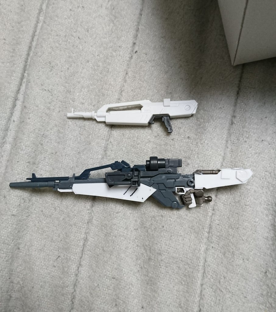 ライフルはシナンジュの物をベースにしつつ、νガンダム(ダブルフィンファンネル)のライフルの形状を取り入れてみました。