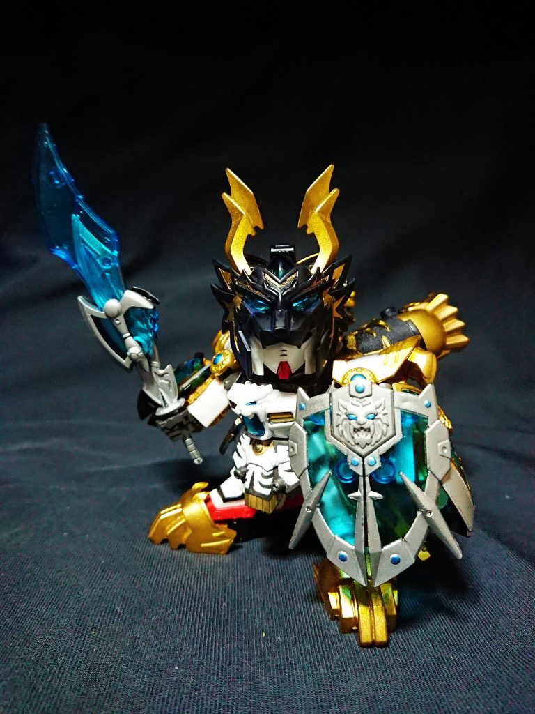 猛虎装 虎暁孫権
虎燐魄の爪を背部に付けることで、轟大帝よりもフルバーニアン感を出しています。