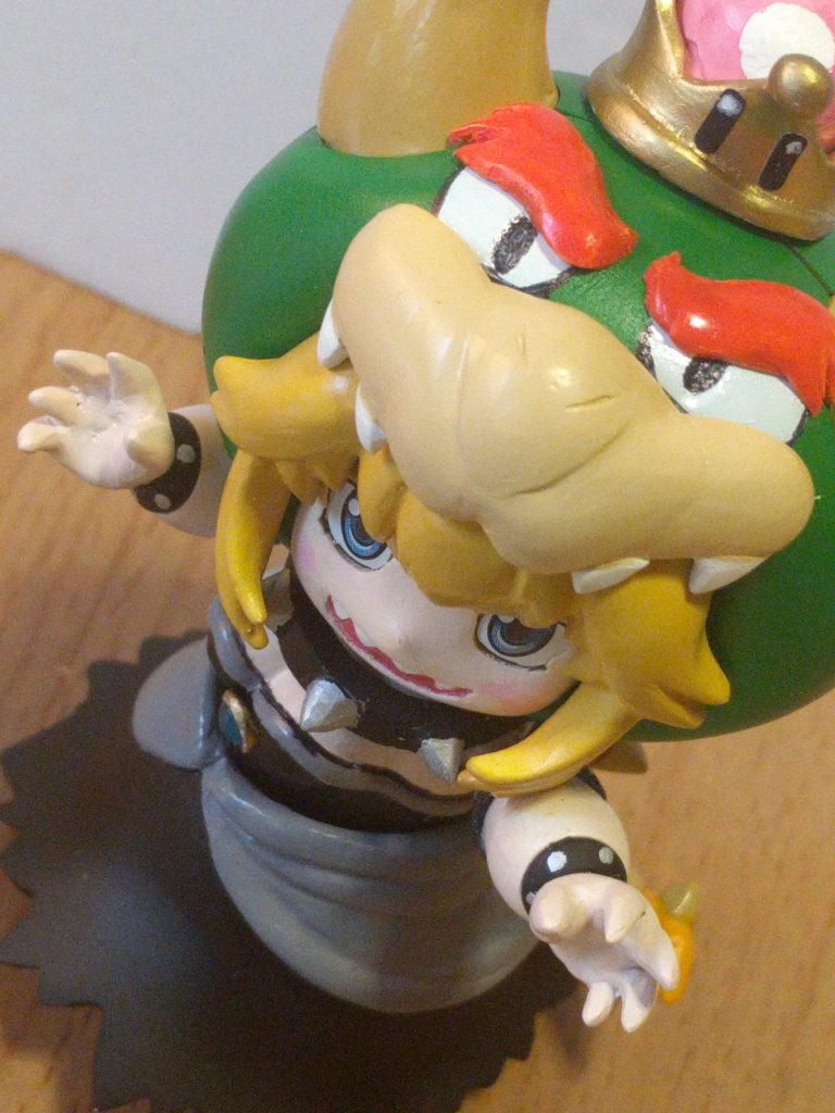 クッパのクチまわり・眉毛やツノ・前髪部分・がおーって感じの手もパテでもりもり