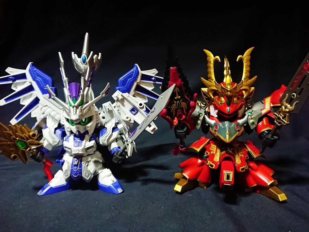 他の三国伝キットより少しだけ頭身が大きくなり、特に孔明Hi-νとは原作のベルチルのようなサイズ感になっています。