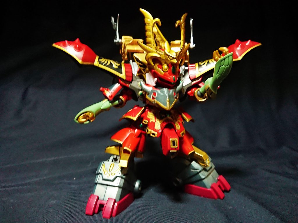 蚩尤ノイエの腕はそのまま接続ですが、郭嘉の爪はバックパックが変わっているため、バインダー接続部にポリキャップで接続。
玉璽サイコの足は、腰の台座を使わずに脚部のみ使用し足を開けるようにしました。