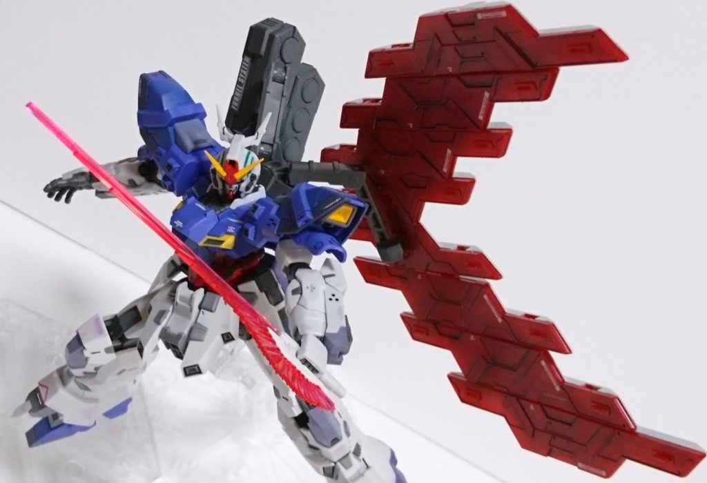 既存のHGにはないフレーム構造や細かいディテール等、組んでいて驚くところが沢山ありました。見えない部分への細工も多く、感動しました(^^)