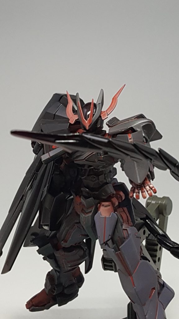 中・近距離攻撃用テイルウィップ[赫子]
変幻自在な攻撃ができるほか、伸縮性もあるため遠くの敵も攻撃することができる。