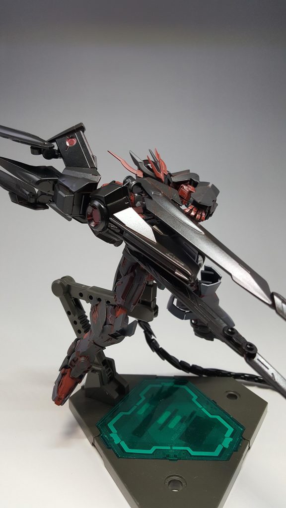 長距離、広域殲滅用兵器[ハイアーマインド]
アラタをホロウに直結させることにより、絶大な威力を持つ迫撃砲となる。
連射はできないが、その威力はサテライト・キャノンに匹敵する。