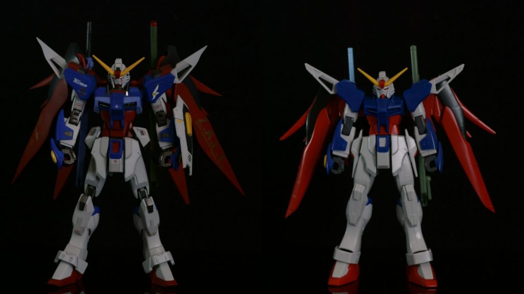 最後に素組みとの比較です。
関節や各所幅増しや延長を行ってるので大きさもそれなりに変わりました。