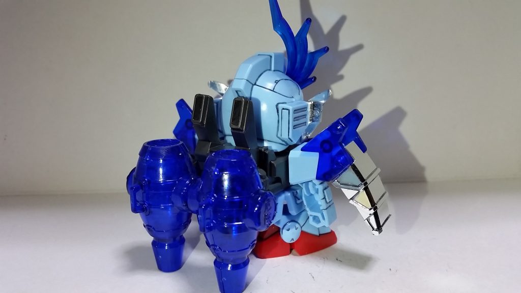 スミ入れ、部分塗装で仕上げています。クリアパーツとメッキパーツがキレイですね。
ちなみにこのクリアの鎧は「真珠（パール）の鎧」という、隠密用の鎧になります。