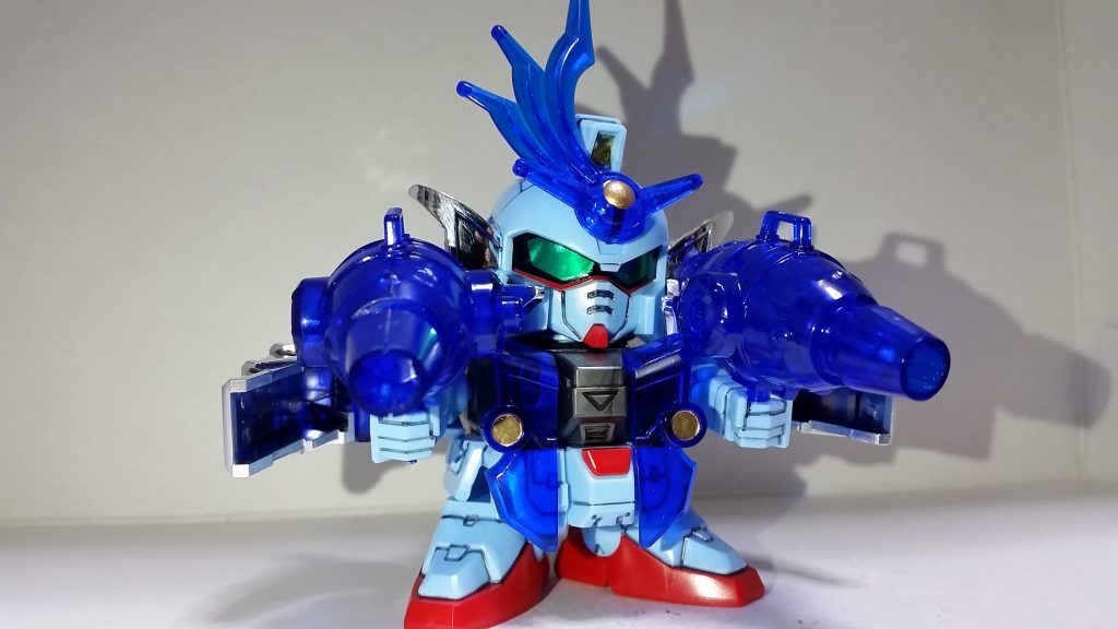 主武装は爆滅轟砲といいた火炎砲。実は自爆用の爆薬であり、街をひとつ消し去るぐらいの爆薬が圧縮されているんだとか。