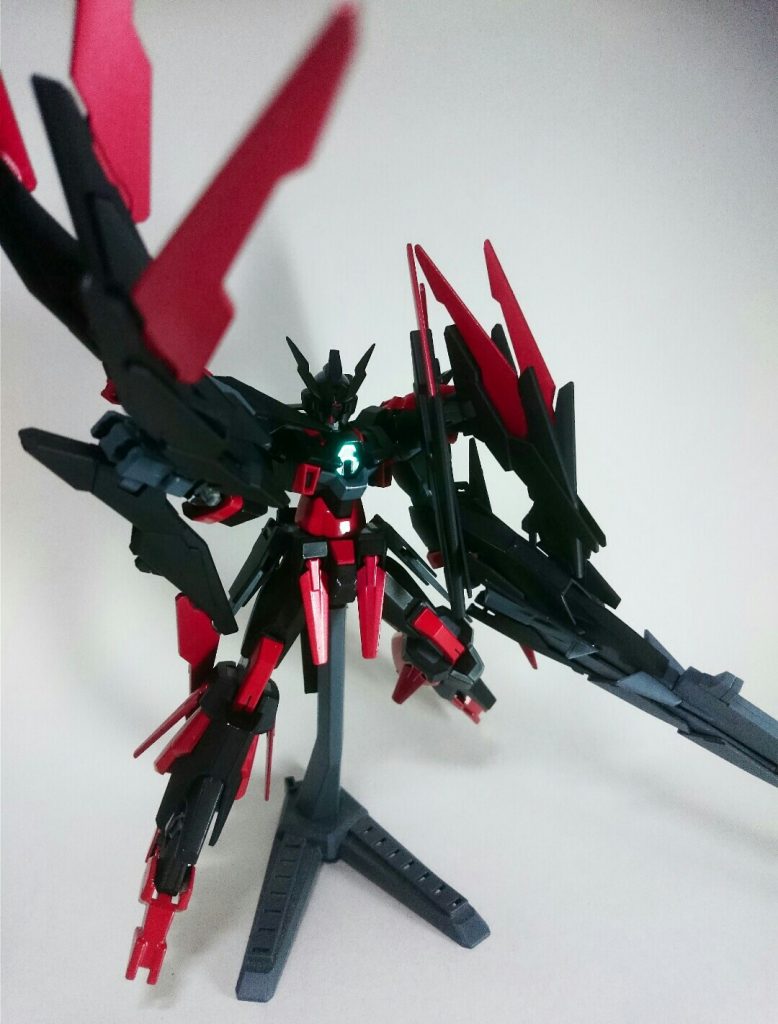 片手に装備すればライフルとの併用可能