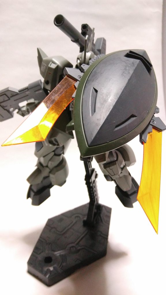 武装⑥
シールド
ゲルググの物をそのまま使用
ヒートソードはシールドに装備されており、装備時に刺突武装として使用される
