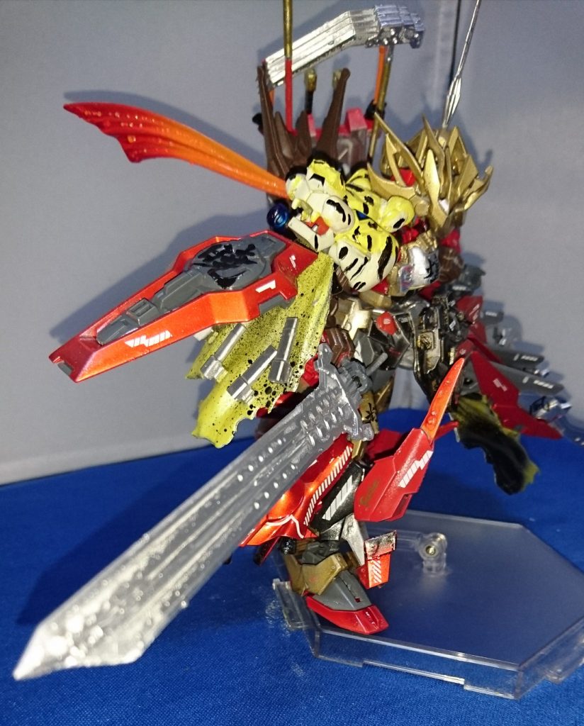 武器3 斬撃剣
右腰に付けている大型の大剣です。強力な一撃を与えたい時等に使います