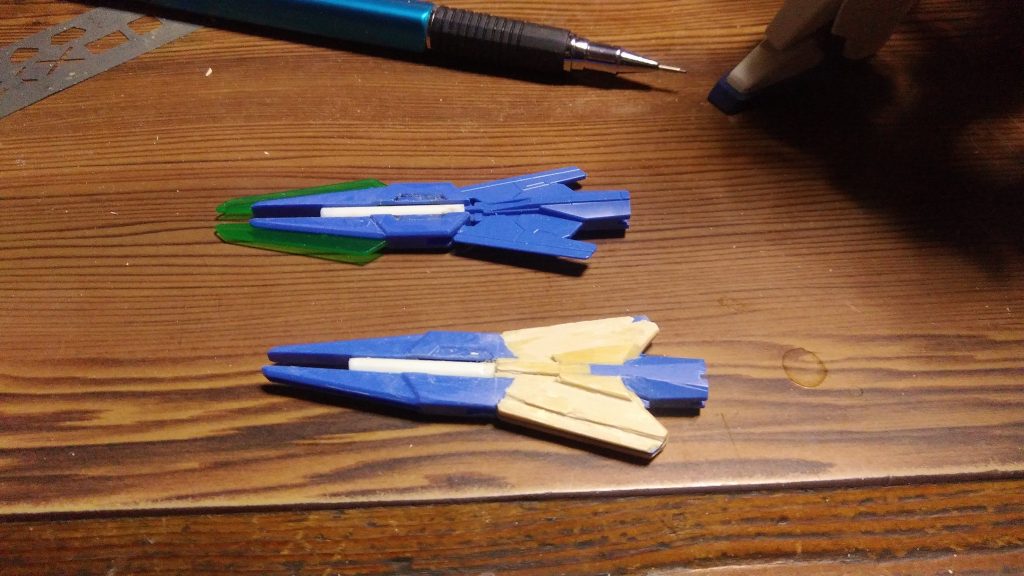 強化型GNビームガンはスーパーGNソードⅡをベースにパテ造形です。
部屋を掃除したらクリアパーツを無くしたのでソードは無しにしました(-_-;)