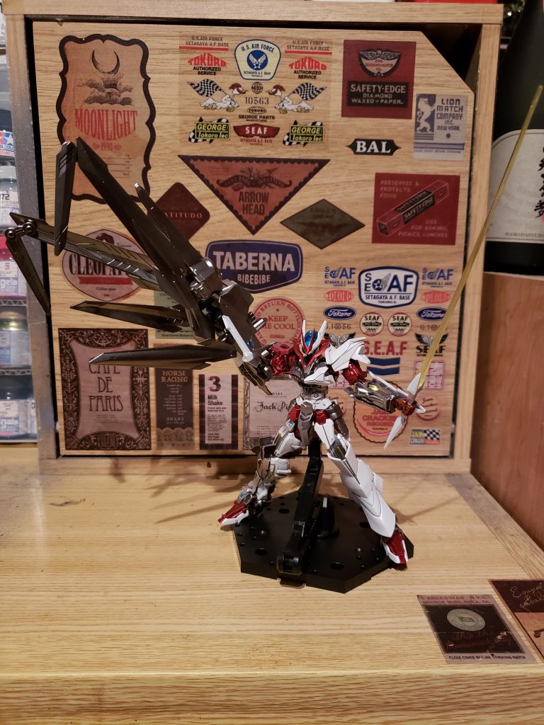 テスタメントのディバインストライカーを思わせる大型アーム。