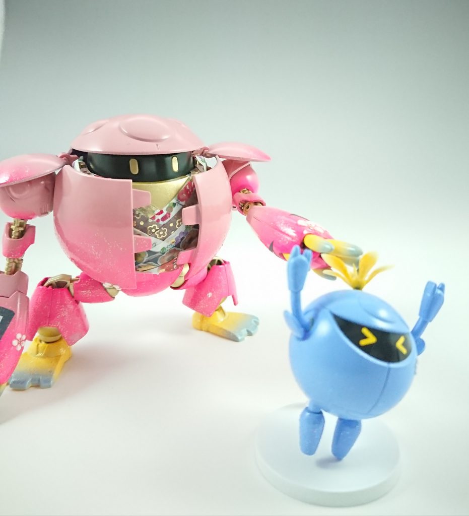 プチカプル。
頭の花飾りはちょんまげをイメージ。