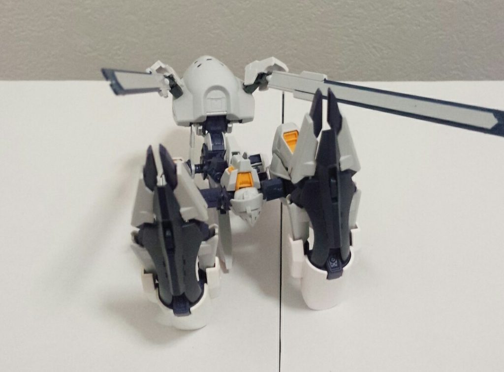 おしり
尻尾としてウーンドウォートの頭からアンテナと顔を取ったものをつけています。
というわけでウサギロボでした。うん、すまない、私ウサギが大好きなの。