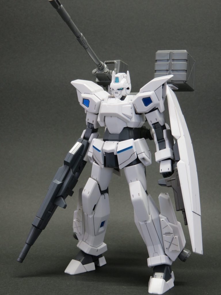 武装はGエグゼスとEZアームズに付属するものに加え､ビームキャノン(後述)、シールド内部に鉄血ウェポンセットのモビルワーカーの60mm砲(？)を装備
劇的なパワーアップというより全領域対応を目指したものというイメージ