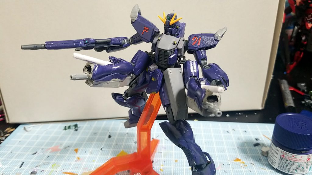 新装備「ヴェスパーマティーニ」
大口径のビームと小口径のビーム、さらにレールガンの3種類を撃ち分けることが可能で戦況に応じて使い分ける
さらに同時に撃つことも可能