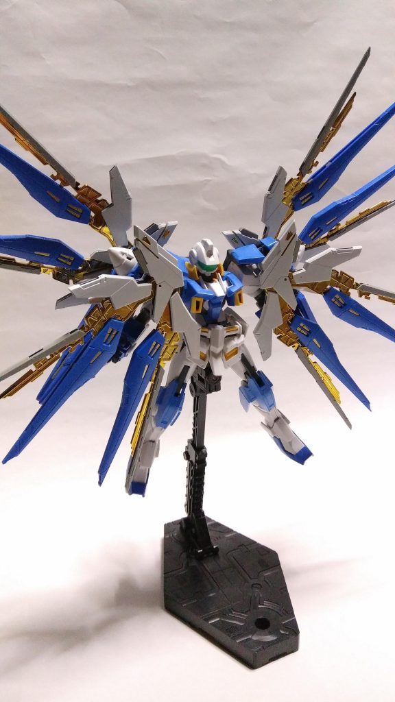 アクション①
ウイング展開
時限強化ではあるが高機動状態に移行する。