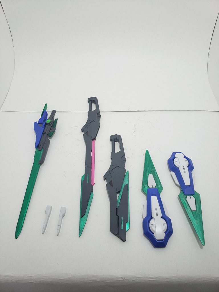 武装一覧
ヴィアスソード(スタントソード改)×1
ビームサーベル×2
バスターソード×2
シールドソードビット×2
腕部内蔵ビームサーベル×2
手甲内蔵ビームサーベル×2
ウィングブレード×2
ヒートフィン×8(腕部×2、膝部×2、踝部×4)