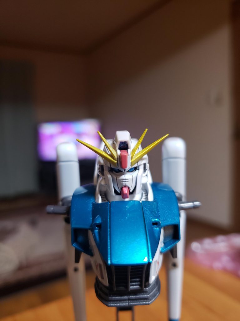 目や黄色や赤の部分もキャンディ塗装で。もう2層ほど色を重ねてもよかったかなぁ
目のクリアパーツはキャンディ塗装後エナメル黒で塗装して目のところだけ拭き取り。