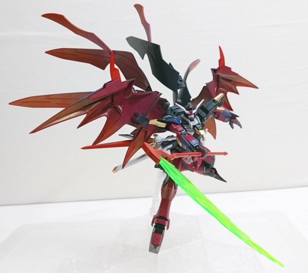 【武装2:ブラッディサイズ】
ビームカマは真っ赤にしてみました。