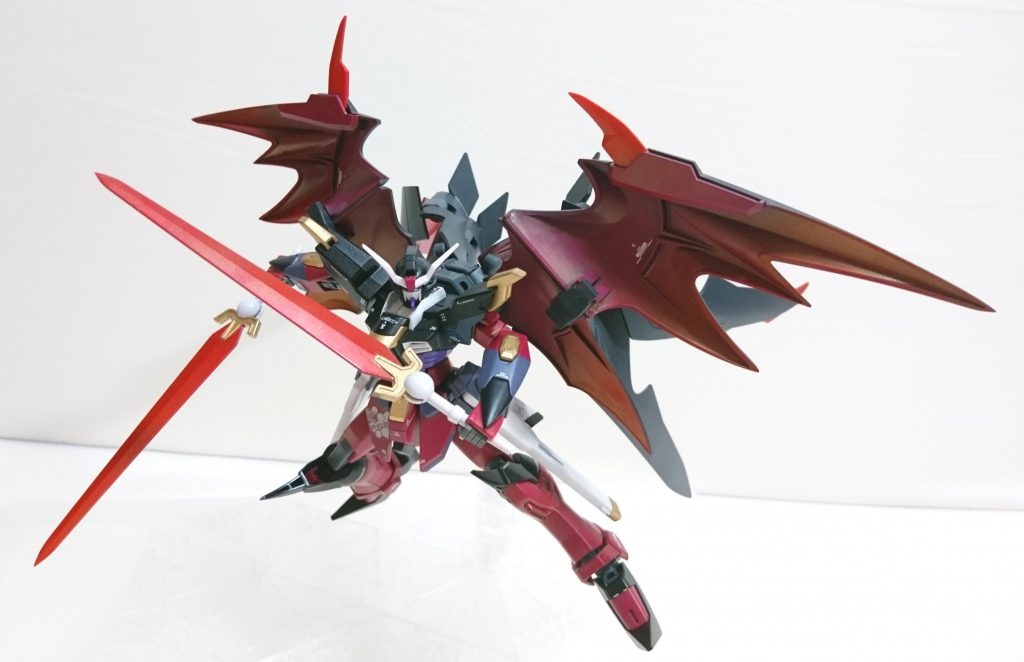 【武装1:リーベソード】
ストライカーサイズの刀身のみを採用し、先端を削って両刃剣にしました。