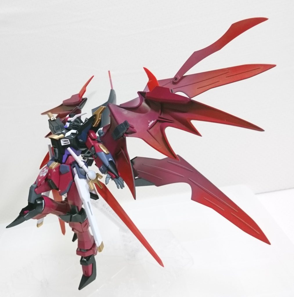 ・おまけ①
ウイング内側を赤系のマーカーでグラデーション塗装しました。