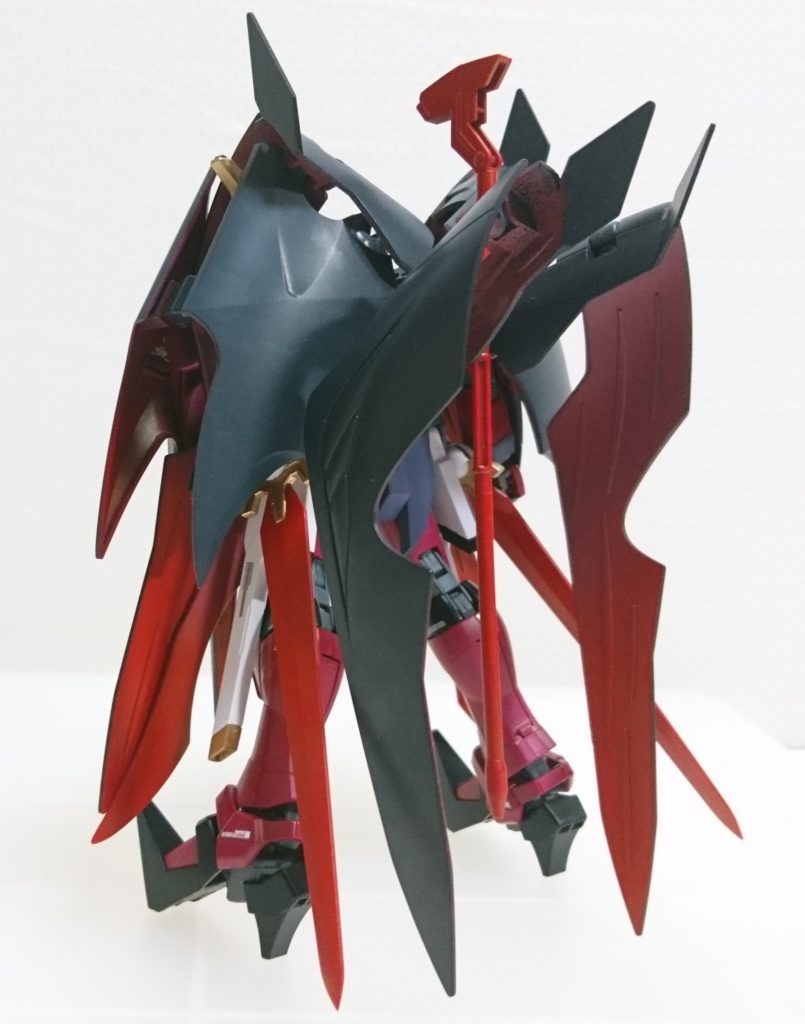 【リアビュー(クローズモード)】
ジエンド翼は2対使用。1対は後ろで折り畳んでます。