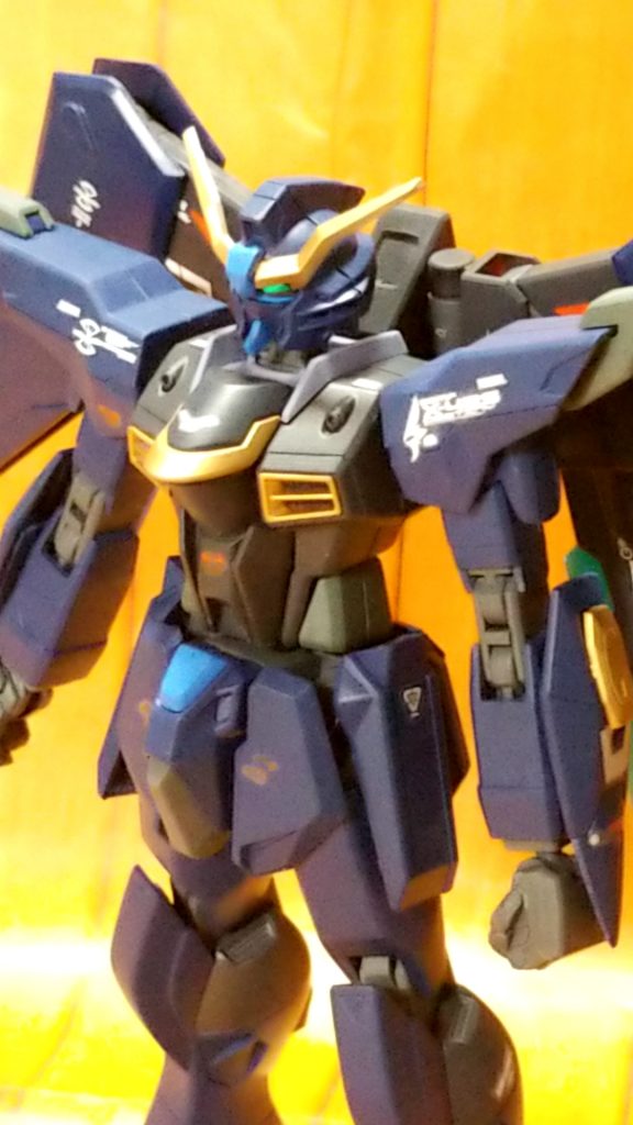 デカールはRGデステニーガンダム用を使用しました。