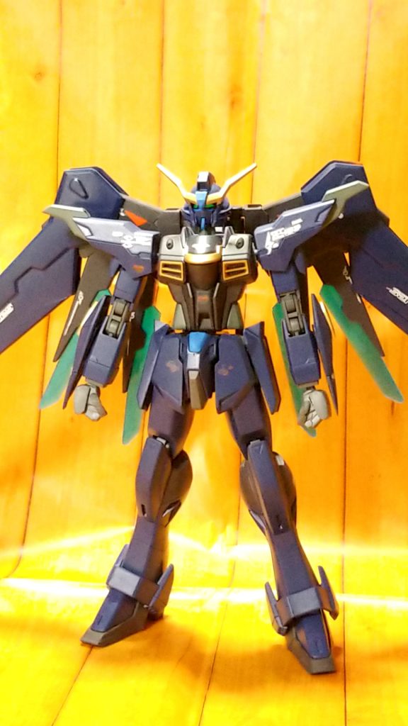 正面から
ラブファントムを仮組していたら、顔が何となくデステニーに似ていた事から製作が決定しました。