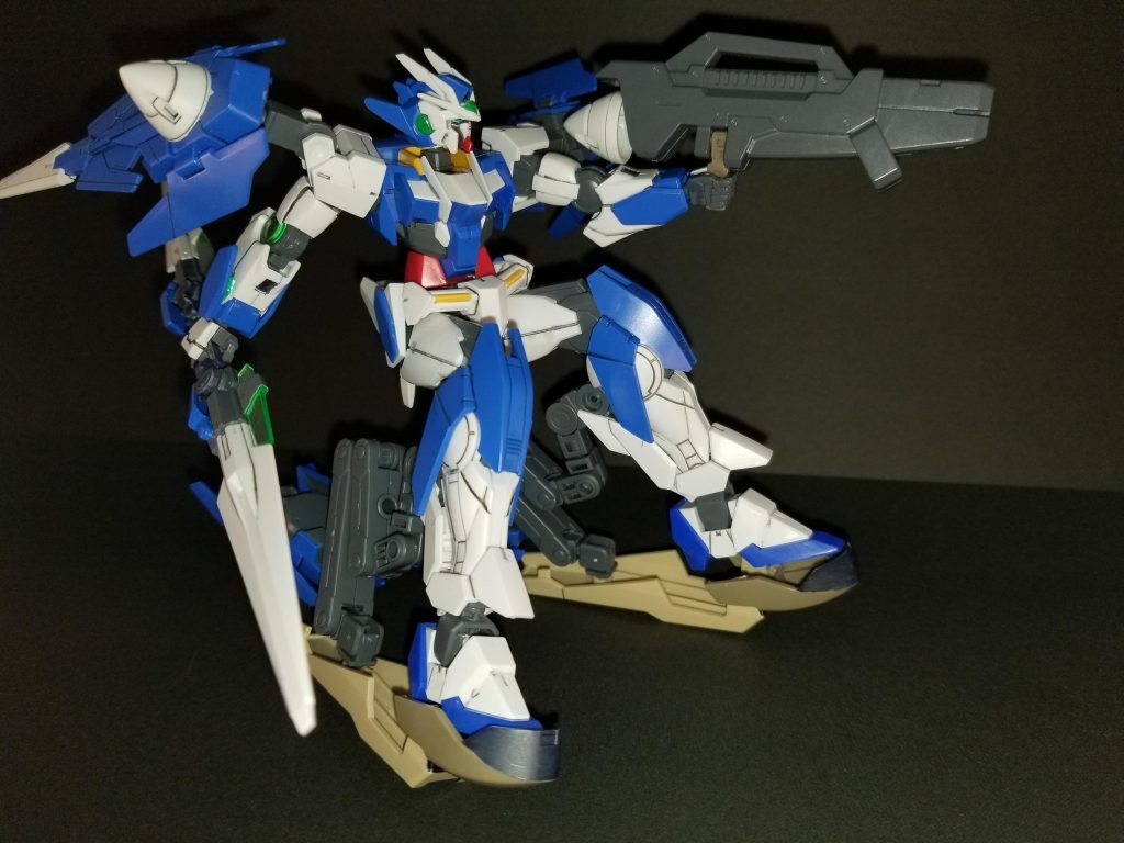 【武装】GNハンドキャノン
専用の太陽炉を直結したビームキャノン。
太陽炉の膨大な出力全てを射撃に使用して１発の破壊力を極限まで高めている。