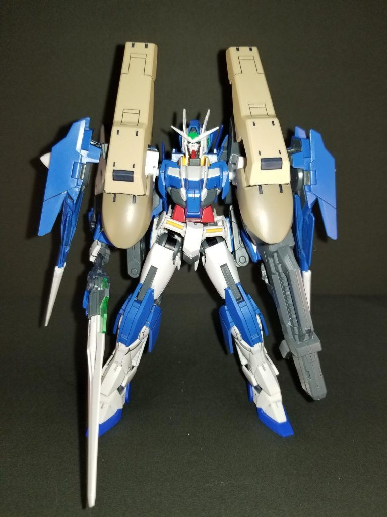 制作過程ではありませんが、スキー板はこのように肩を覆う装甲のように展開することもできます。