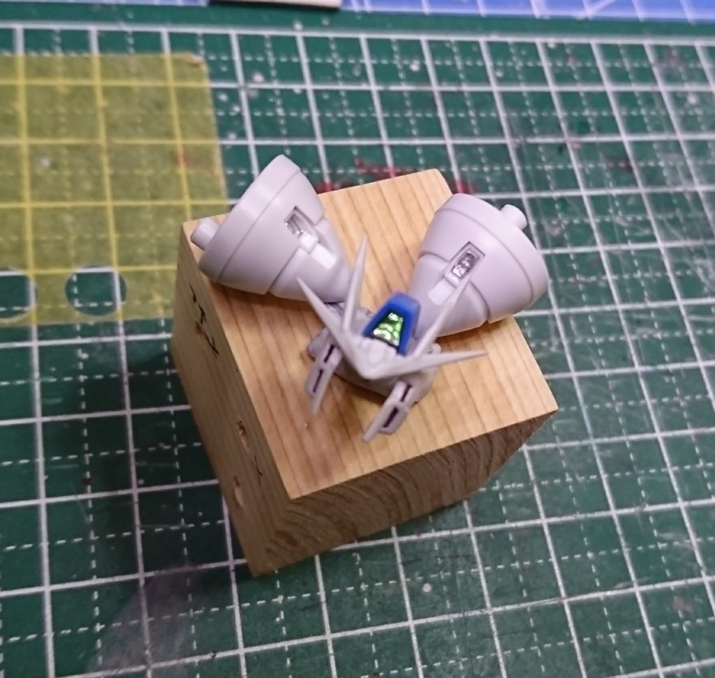 GN粒子をアレするところやセンサーカメラを、ラピーテープ&クリアレジンでキラキラに。