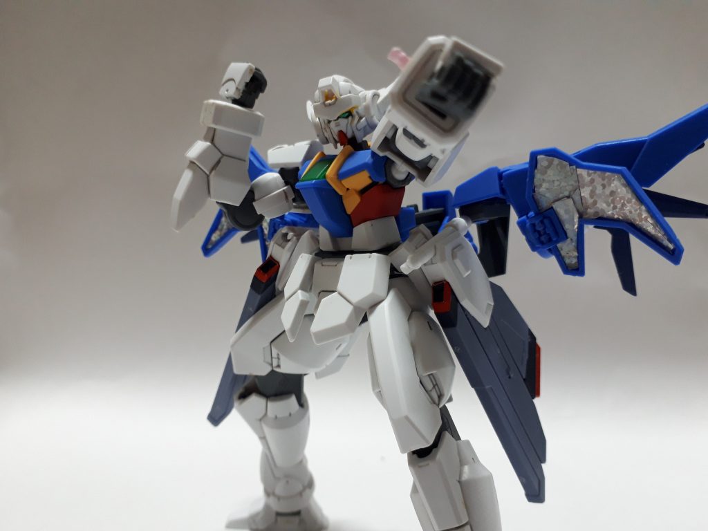 もちろん、ダブルオースカイの形態の一つ、ラッシュポジションにもなれます。格闘戦もこなせますね。