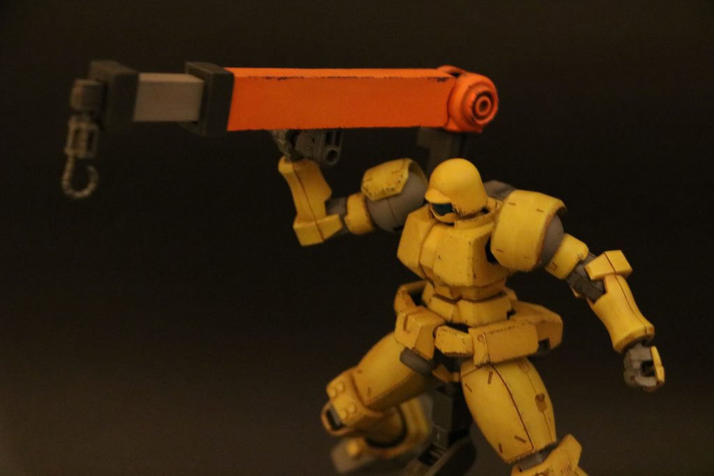 クレーンアーム。普段は起重機として使うが、戦闘中はビームカノンやトンファーになれる。