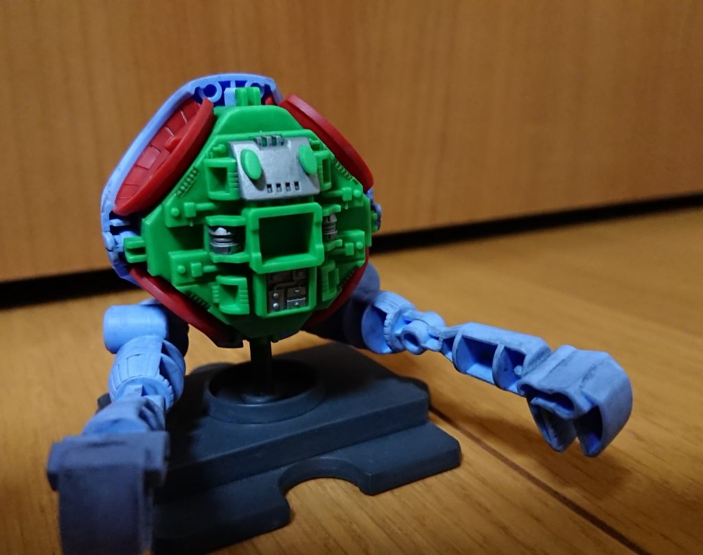 内部メカはガンダムマーカー筆塗りです