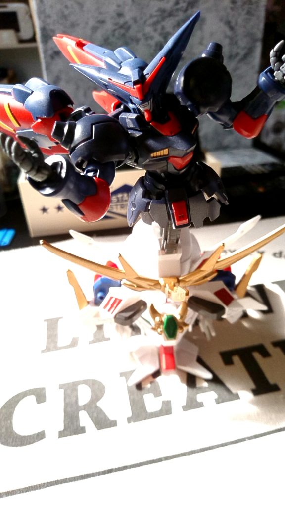 マスターガンダム
「フハハハハ!!」と高笑い
最終的に乗っ取られてしまった天鎧王
同じく天鎧豪も乗っ取られてしまいました(笑)
この頃のBB戦士は
当時 小学生だったので、たくさん買いましたが、残っておらず
再販されたのを買いました
他のヤツも再販してほしいです
以上、
機動武神 天鎧豪でした(^^ゞ