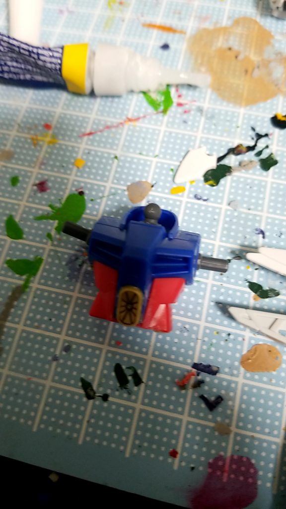 腹部にカリドゥスを接着