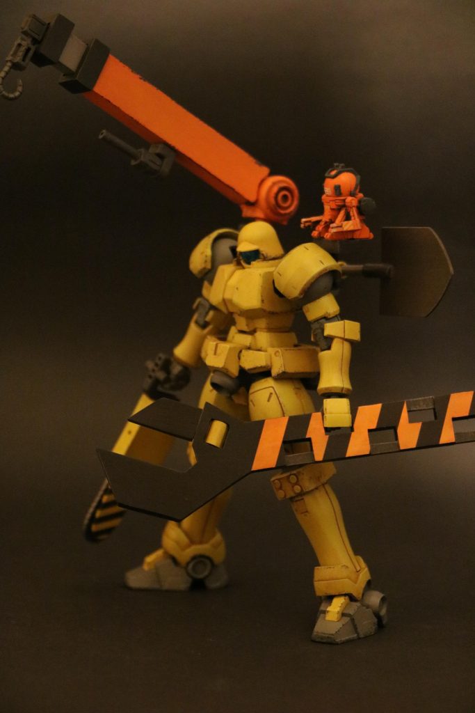 隊長機。工事の時は監督役として務めて、戦闘中は先頭に立って戦う。フル装備以外特別なところはない。