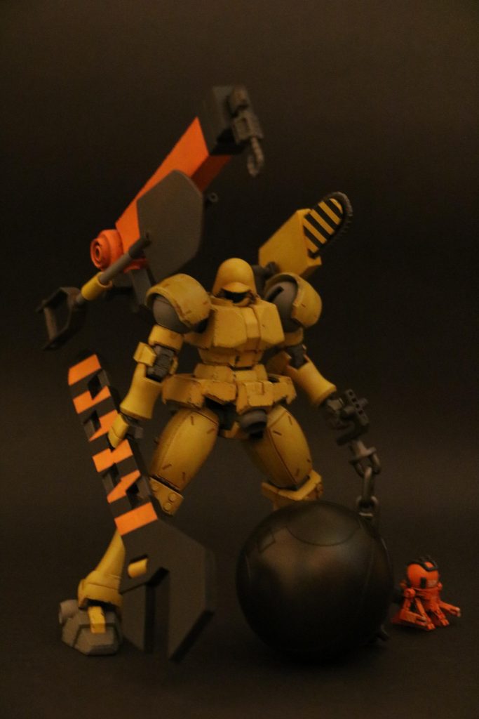 装備にジョイントがついてるのでいろんなバリエーションの隊長機が存在する。