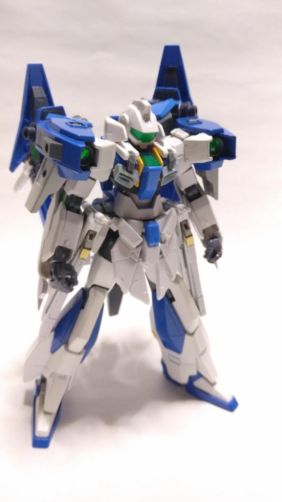 フロントΣp[【◎】]ω・´)
オーブレイカーに比べかなり大型なシルエットになっています。
装備もよりストライクフリーダムに近づいたシルエットになっています。

肩の大型パーツは「サードアイ」と言う大型センサー。
「サードアイ」はドラグーン制御、長距離索敵、マルチロックを統括する「トライコアシステム」の中核となる部分。

※ウイングは見やすいように外してます。