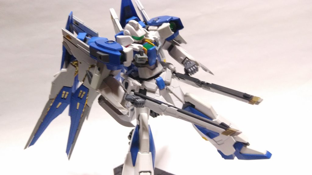 *MMI-M15 クスィフィアス・レール砲*
フリーダムと同型のレール砲
サーベルラック兼スラスター装備のAMBACユニットとしてはもちろん、本機における唯一の実弾式射撃武装となっている。