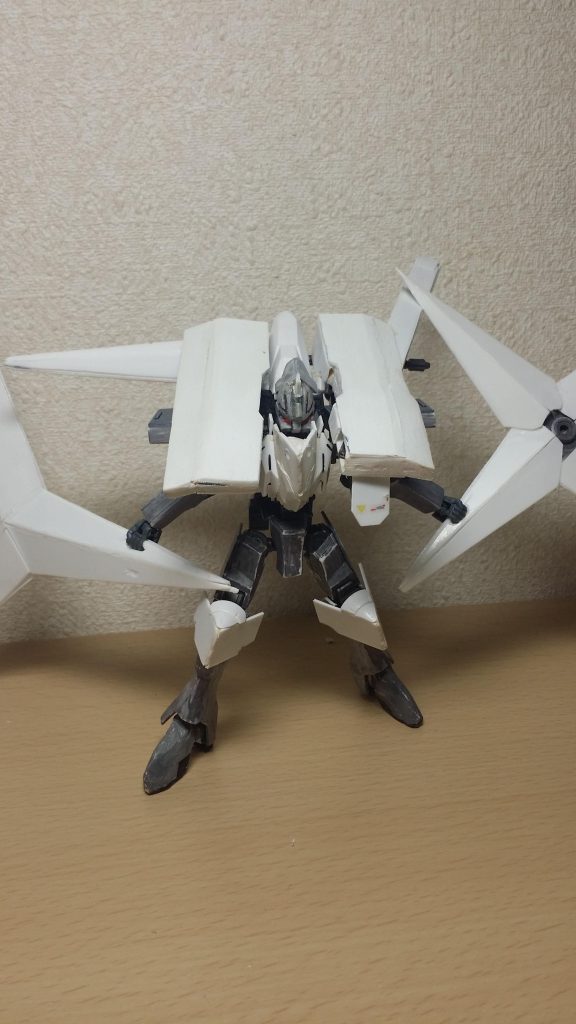 大型手裏剣は薄いプラ板で作りました