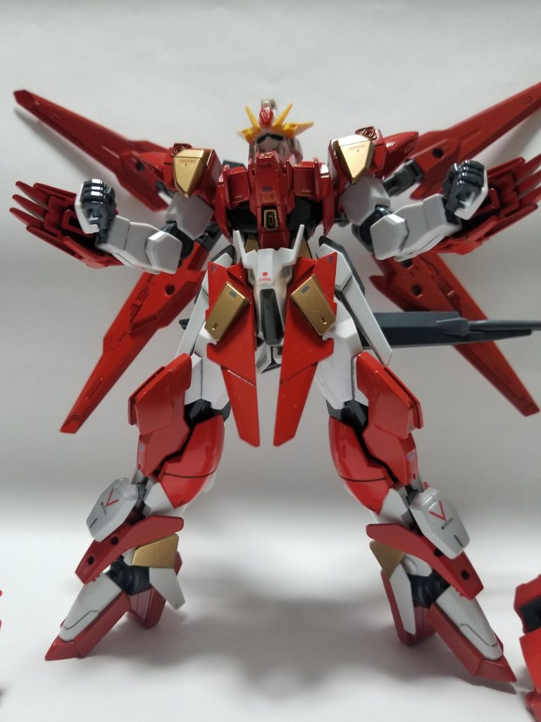 GNクロスの装甲パージ。これによって上半身の可動域が上がりより接近主体となる